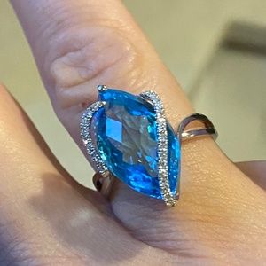 Stunning EFFY Topaz Diamond 14k White Gold Ring